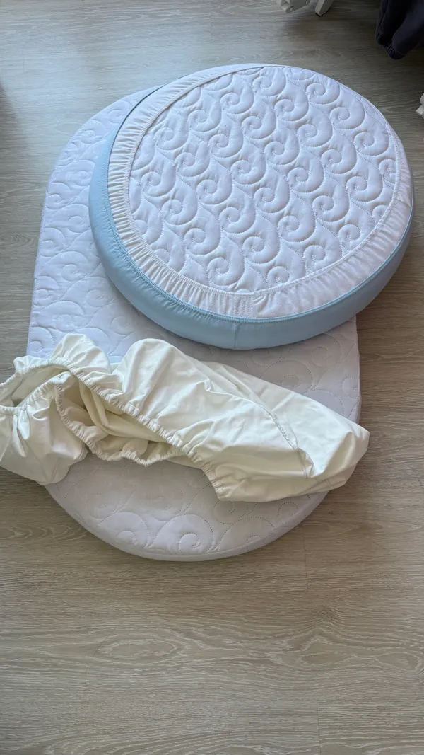 Круглый матрас в детскую кроватку для новорожденных